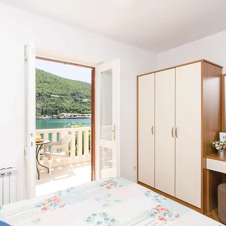 Stunning In With House Sea View *