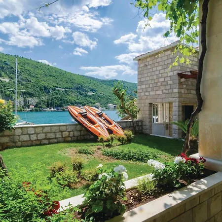 Holiday home Stunning In With House Sea View