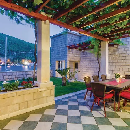 Stunning In With House Sea View *