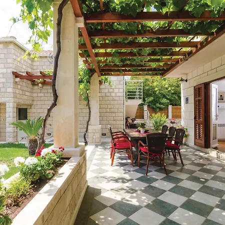 Stunning In With House Sea View Holiday home Mokosica