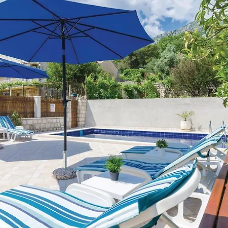 Holiday home Stunning In With House Sea View Mokosica
