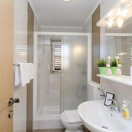 Stunning In With House Sea View *